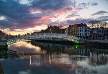 Wann ist die beste Reisezeit für Dublin? Half Penny Bridge